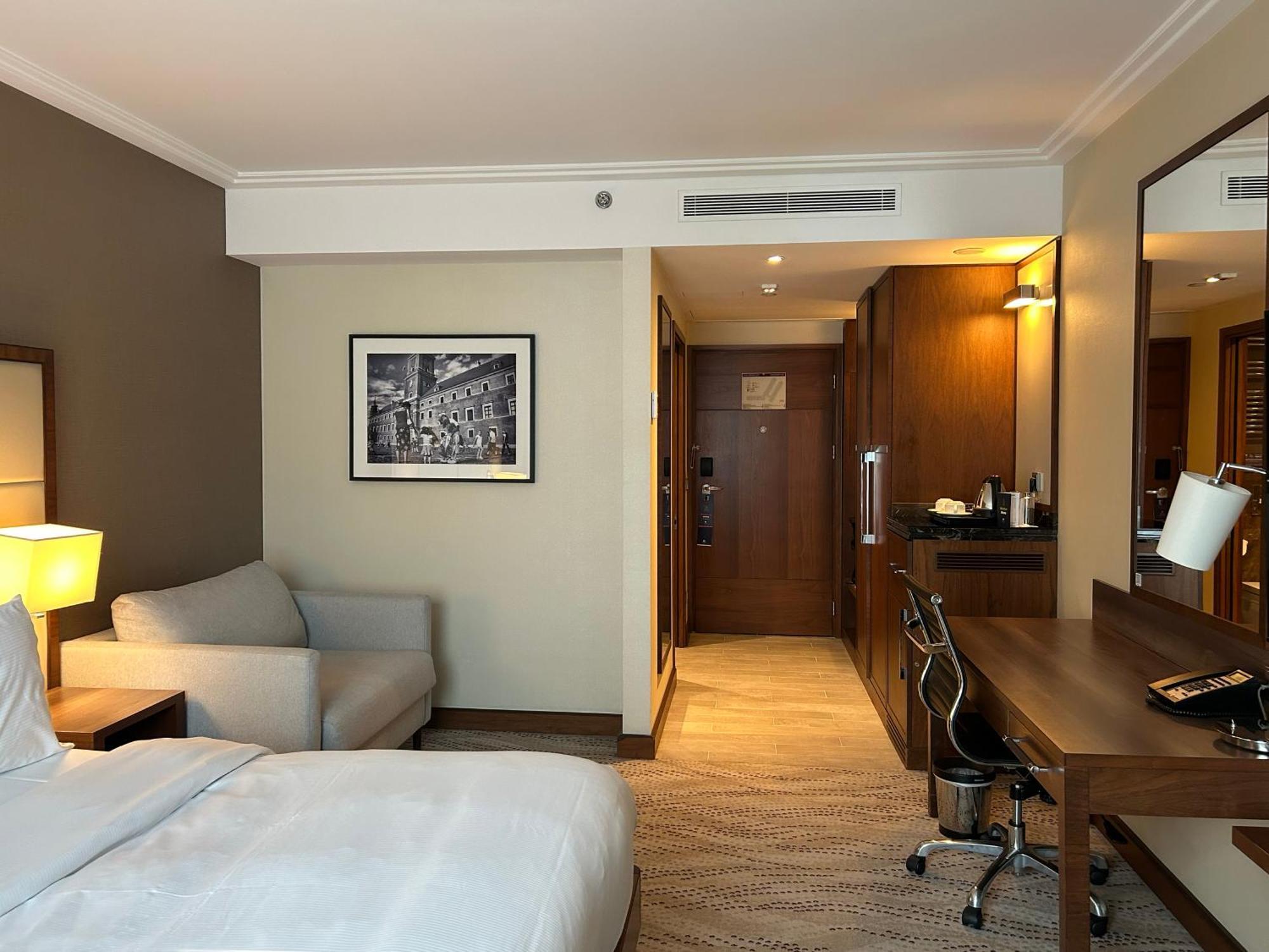 Doubletree By Hilton Hotel & Conference Centre Warsaw Exterior photo